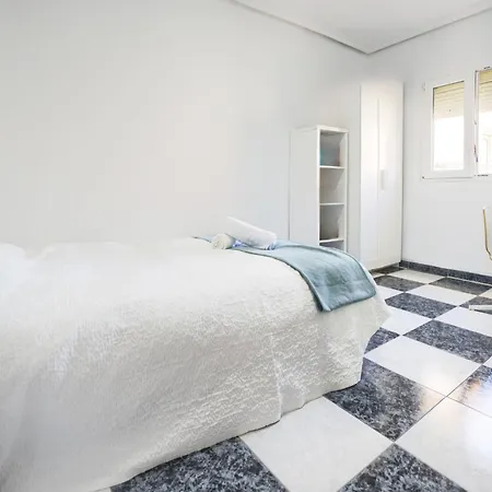 Martinez Campos - Playa La Caleta Apartment