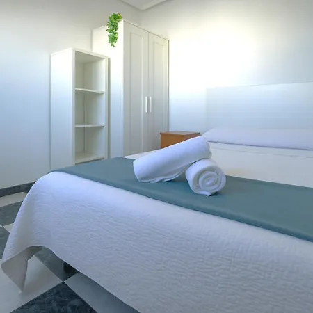 Martinez Campos - Playa La Caleta Apartmán