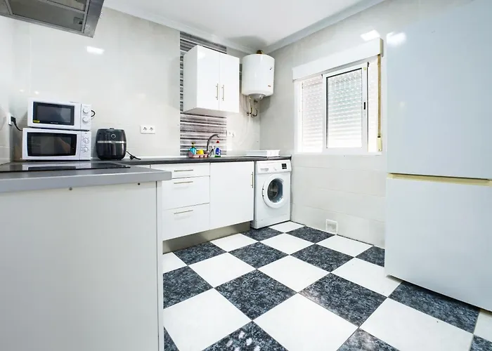 Martinez Campos - Playa La Caleta Appartement *